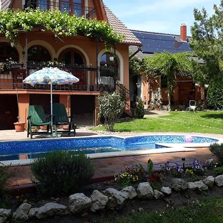 Katica Vendeghaz - Ladybird بيت للعطل